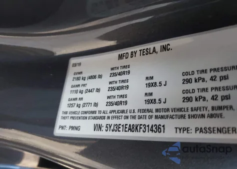 2019 Tesla Model 3 Long Range/Mid Range/Standard Range/Standard Range Plus z USA, uszkodzony, nr VIN 5YJ3E1EA8KF314361